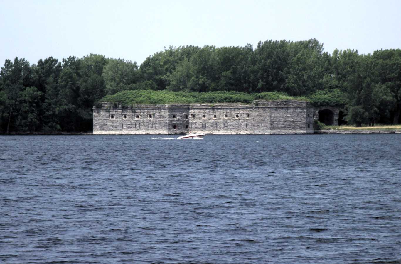 Hiep Sanitation offers professional dumpster rental services in Fort Montgomery, NY