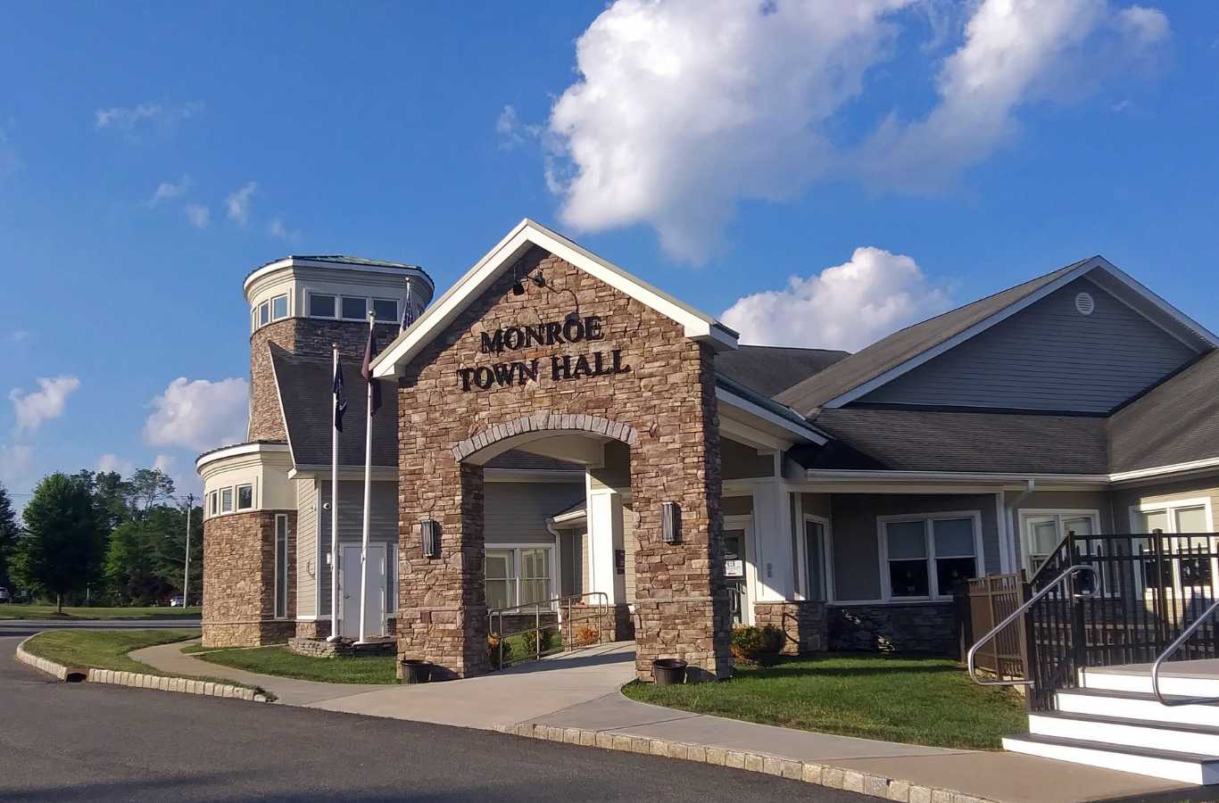 Hiep Sanitation offers professional dumpster rental services in Monroe, NY