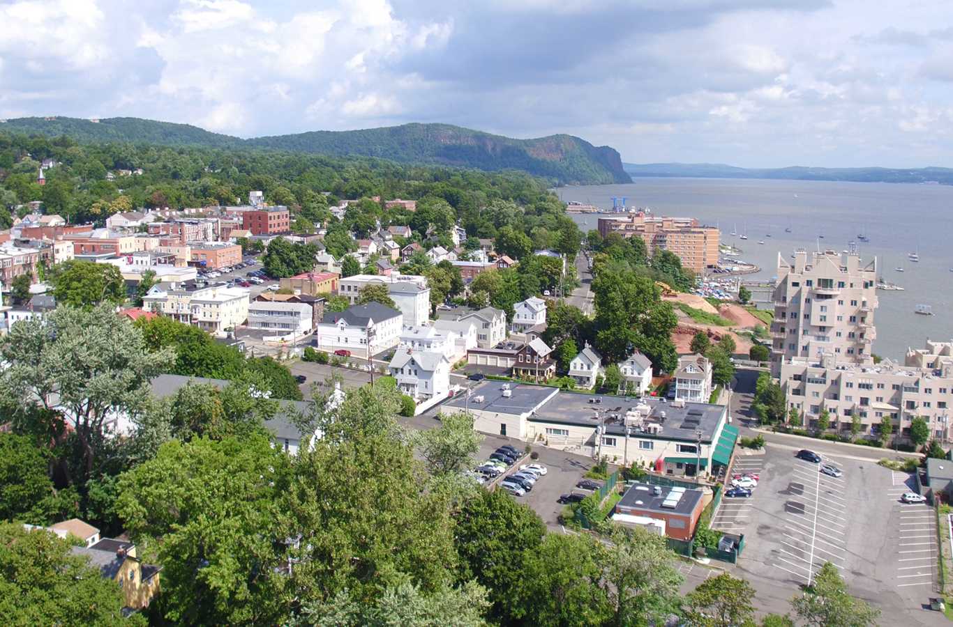 Hiep Sanitation offers professional dumpster rental services in Nyack, NY.